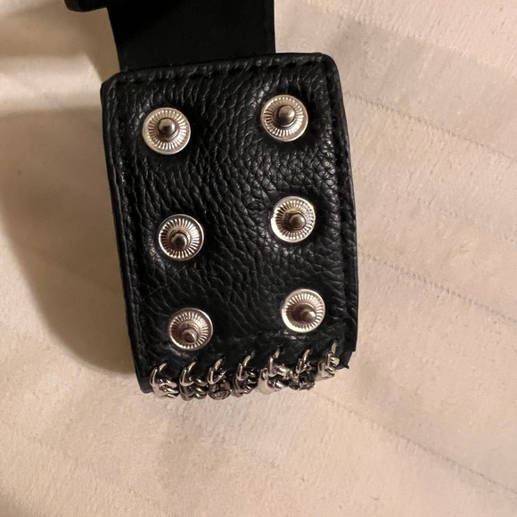 Cuff bracelet - Picture 2 of 2